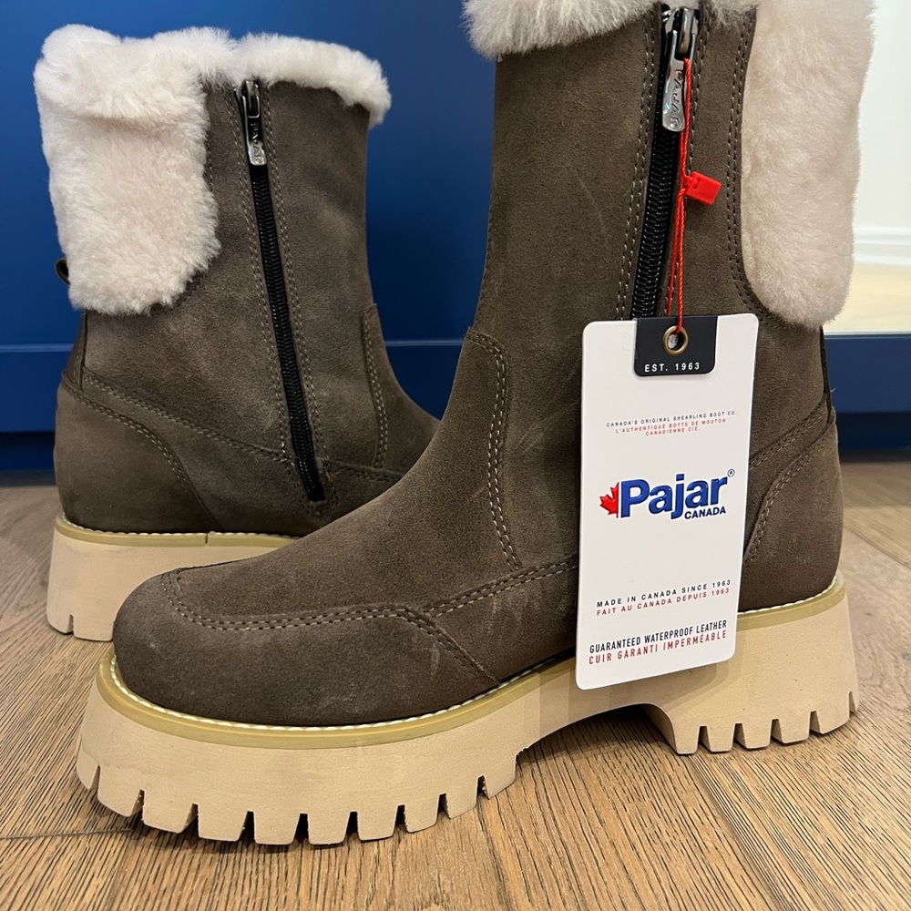 Pajar Taupe Boots with White Fur Trim